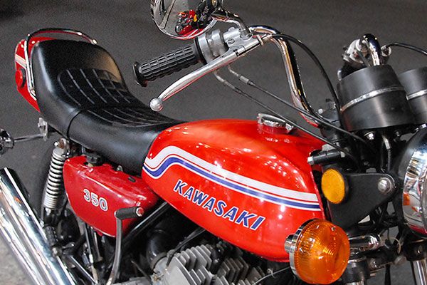 マッハ250/350SS初期(71年～72年)ノーマルタイプアンコ抜きシート