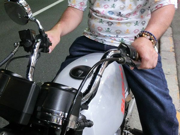 バイクハンドル　集会しぼり