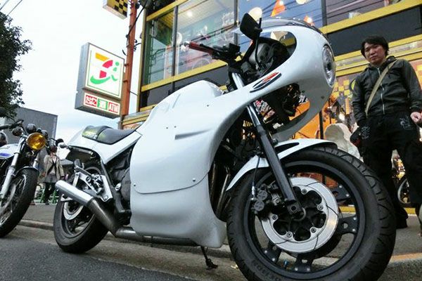 マモラフルカウル | 旧車バイクカスタムパーツのゼットファーザーブラザーズ