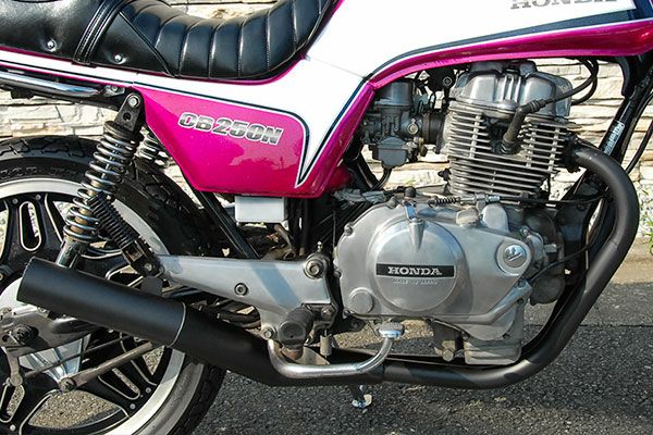 ホーク3/N　250/400ccイカシタショート管ZZYA管(ジーヤ管)ブラック